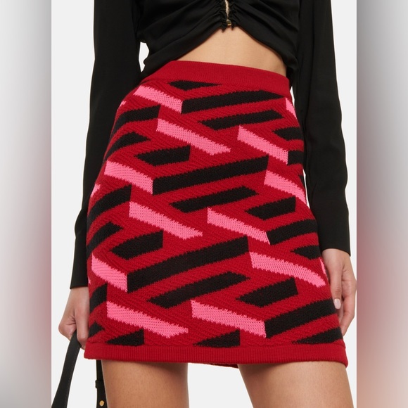 Versace knit mini skirt NWT - Picture 3 of 6